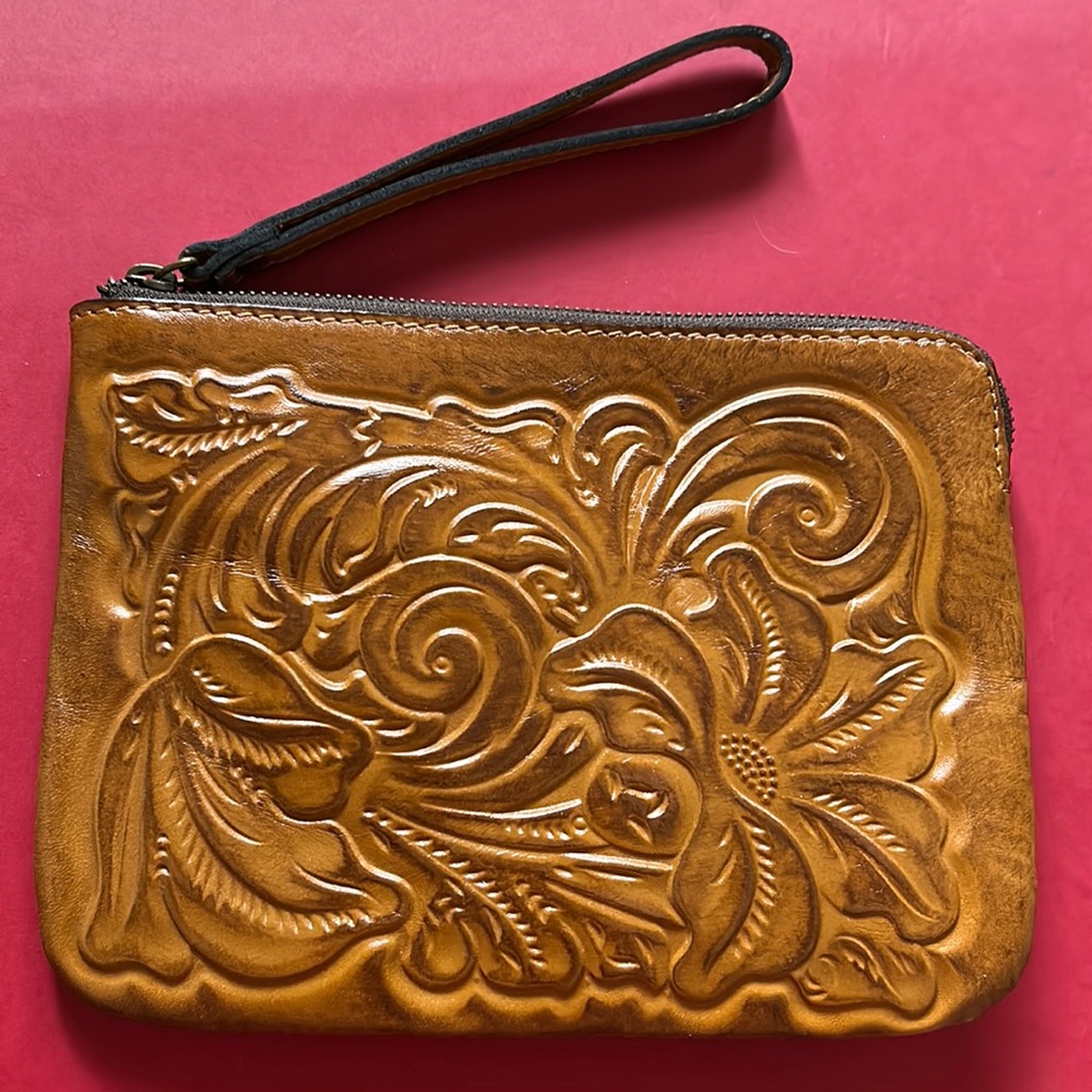 NWOT Patricia Nash Clutch/Wristlet